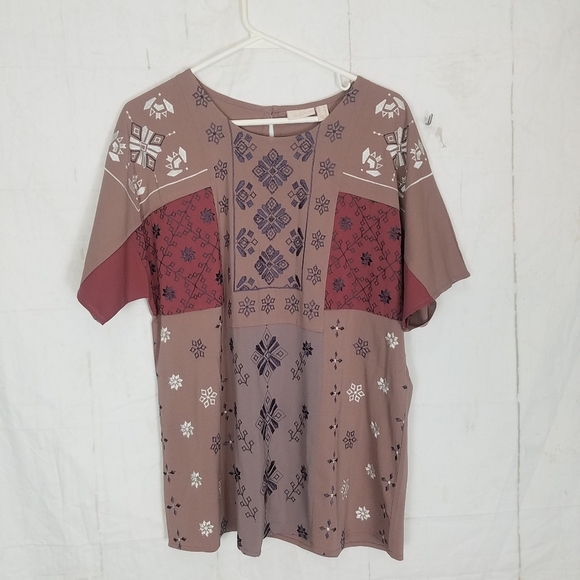 Logo by Lori Goldstein color block embroidered beaded blouse - Picture 7 of 13